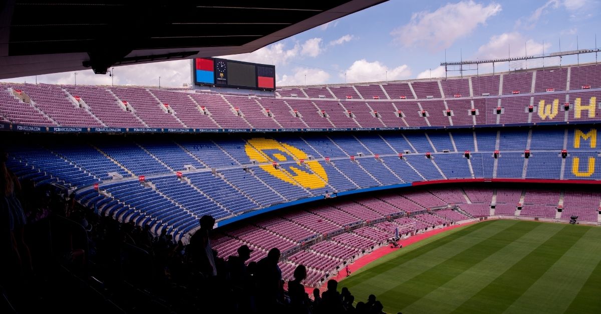 Le Camp Nou pourrait accueillir une nouvelle finale du Top 14. Dix ans après le record de 2016, l'Espagne discute avec la LNR pour 2029 ou 2030.Crédit image : Canva