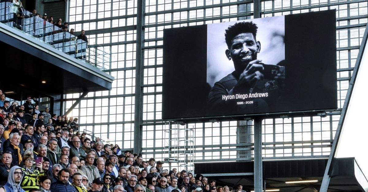 Le stade Marcel-Deflandre lui avait rendu un hommage bouleversant samedi. Quatre jours plus tard, les circonstances du décès d'Hyron Andrews sont connues. ©INPHO/Manuel Blondeau