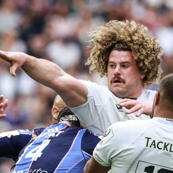 116 kg, 26 ans et déjà courtisé par Toulouse et Bordeaux : Alfie Barbeary pourrait enfin débarquer en Top 14