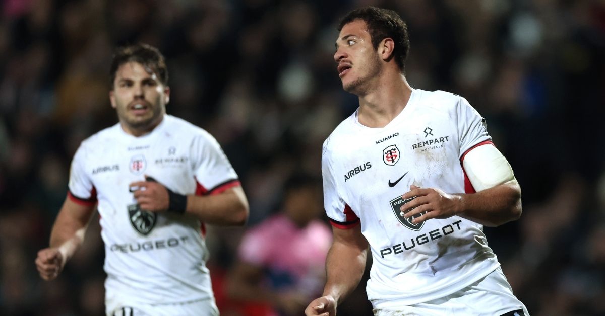 Théo Ntamack, Kevin Noah et Antoine Deliance : trois profils suivis en Top 14, mais absents des Bleus. Leur cas nourrit une critique venue de l’étranger. ©INPHO/James Crombie