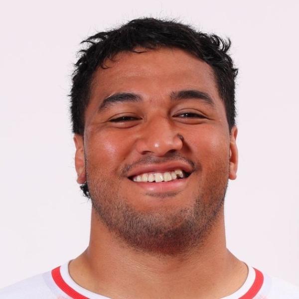 127 kg, sept saisons au Japon et aucune minute en Top 14 : le LOU lance directement Opeti Helu titulaire face à Vannes