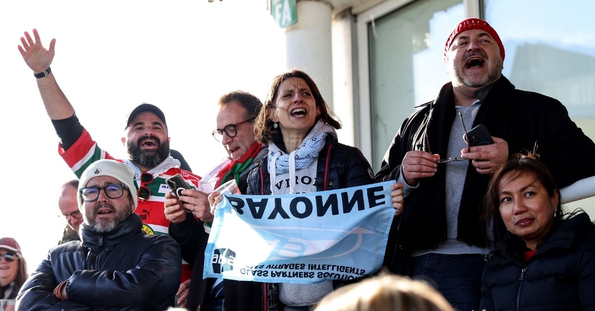 Avant de faire vibrer Jean-Dauger, la Peña Baiona évoquait la nostalgie des immigrés grecs en Allemagne. Une origine étonnante pour cet hymne festif. ©INPHO/Cat Goryn