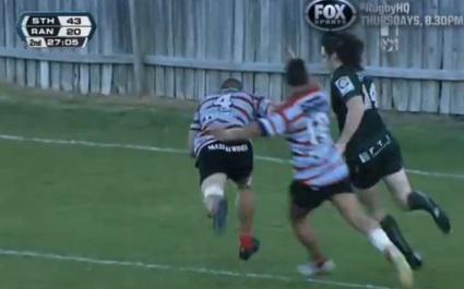 Shute Shield : Andrew Leota plonge dans l'en-but.