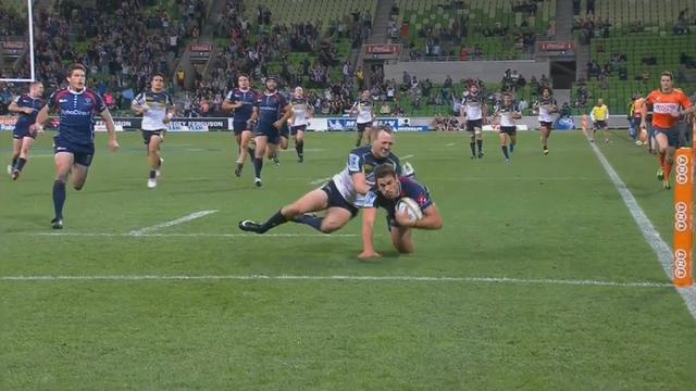 VIDEO. Super Rugby - Tom English se troue totalement au moment d'aplatir après une course de 80m