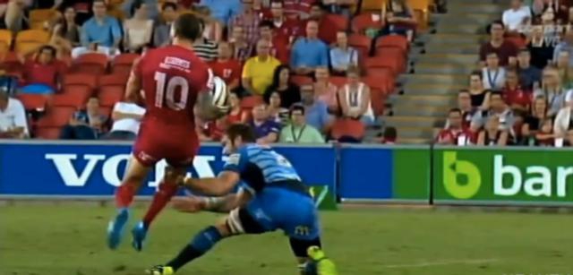 VIDÉO. Quade Cooper joue au Torero avec la défense de la Western Force