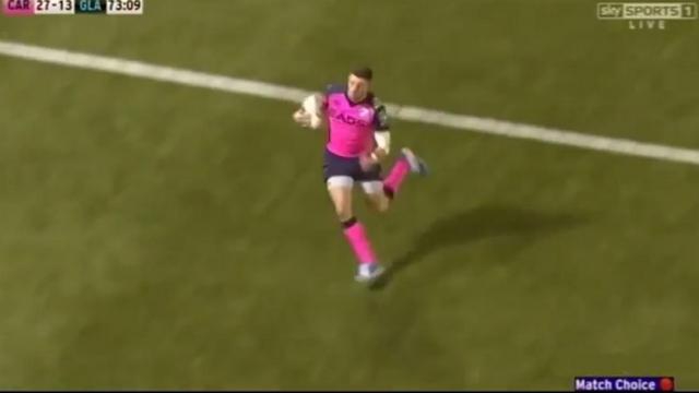 VIDEO. H Cup : Alex Cuthbert fait danser son adversaire sur une interception de 80m