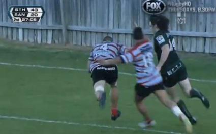 VIDEO. Shute Shield : l'incroyable relance pour l'essai de 100m conclut par... un 2e ligne