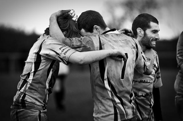 PHOTO. Amateur. Loin des stars et des paillettes, la beauté du rugby en noir et blanc 