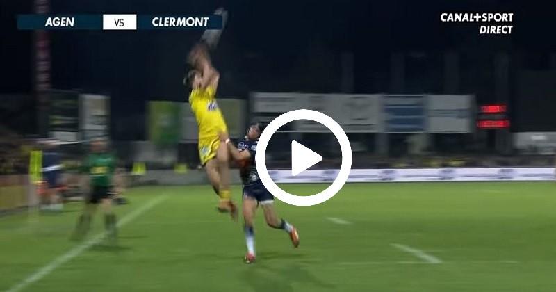 La passe au pied de Parra volleyée par Penaud pour l'essai de Clermont [VIDÉO]