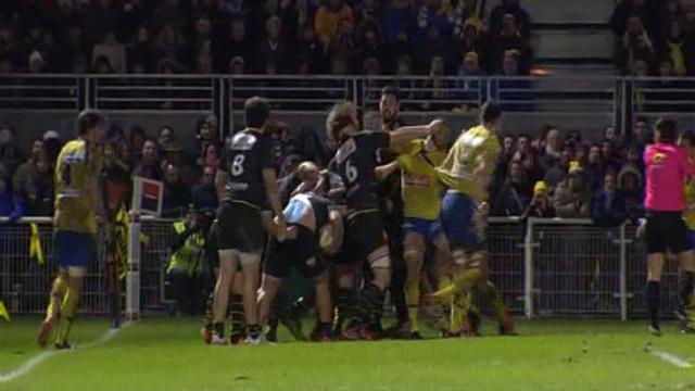 VIDÉO. ASR - ASM : Jason Eaton balance une grosse droite à Julien Bonnaire