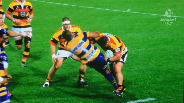 VIDEO. ITM Cup. Ben Tameifuna se débarrasse d'un pilier de 119 kilos avec un raffut surpuissant 