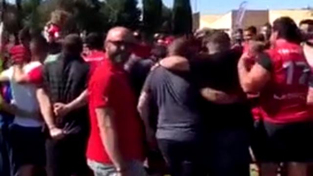 VIDEO. Amateur - Berre L'Etang : mascotte de l'équipe, un enfant de 5 ans mène le chant pour fêter la montée en Fédérale 2