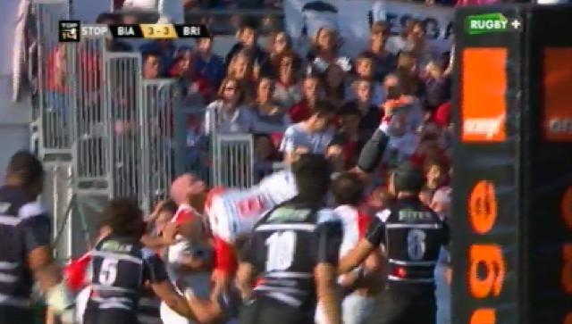 VIDÉO. Biarritz Olympique - CA Brive : La chute impressionnante d'Imanol Harinordoquy