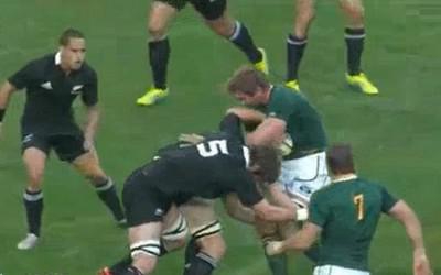 Brodie Retallick retourne Andries Bekker comme une crêpe