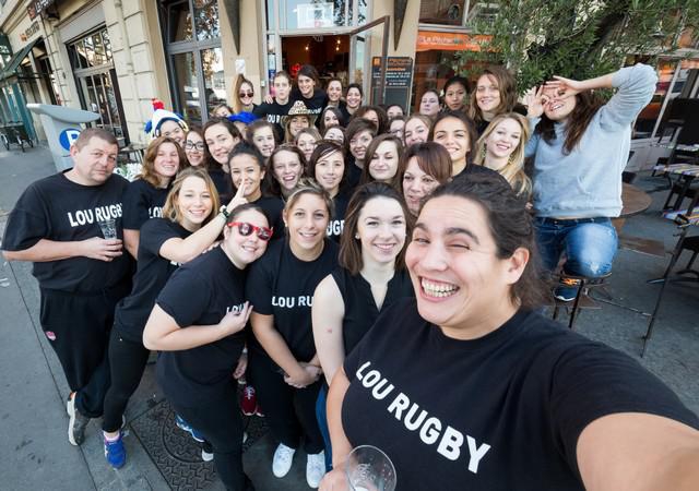 PHOTOS. Entre originalité et sensualité, les calendriers des Louves de Lyon et des POC'ettes de La Rochelle