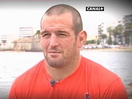 Carl Hayman impose sa force du côté de Toulon