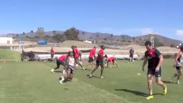 VIDEO. INSOLITE. Carlin Isles stoppé de manière illégale à l'entraînement par un sniper