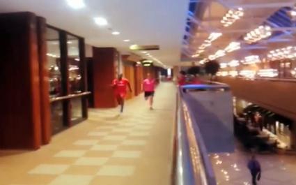 VIDEO. Carlin Isles défié par une joueuse irlandaise dans les couloirs d'un hôtel