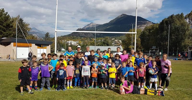 Carte postale du fond des montagnes haut-alpines du Rugby Club du Pays Briançonnais