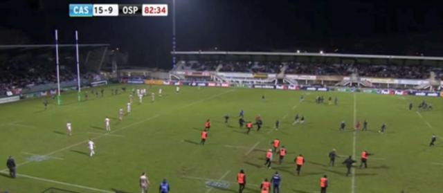 Castres Olympique - Ospreys : Le public de Pierre-Antoine envahit le terrain... alors que le match n'est pas terminé !