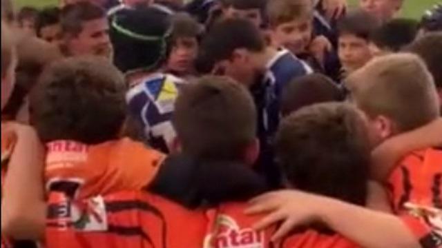 VIDEO. RUGBY AMATEUR : deux écoles de rugby vivent un beau moment de communion avec le tracteur