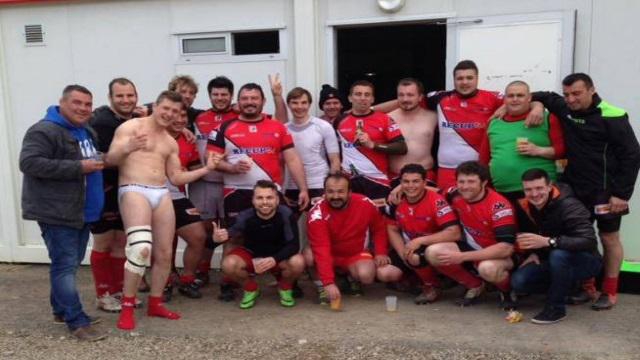 VIDEO. Rugby amateur #90 : un pilier de 160 kilos explose comme du popcorn au contact