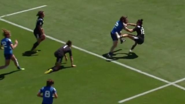 VIDEO. Atlanta 7s. France 7 féminines. Chloé Pelle colle un énorme raffut à une Néo-Zélandaise mais ça ne suffit pas