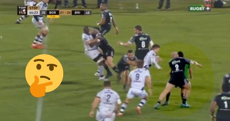 VIDEO. Top 14 - Thomas Acquier confond Matthieu Jalibert avec l'arbitre