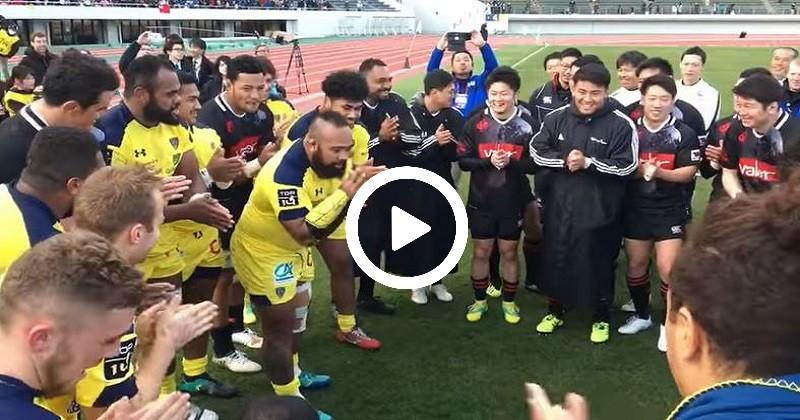 Quand Clermontois et Japonais partagent un chant après le match [VIDÉO]