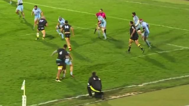 VIDEO. Pro D2 - Albi. Daniel Faleafa colle deux marrons à un Berjallien et prend un carton rouge