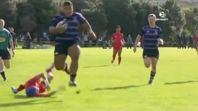 VIDEO. Il fait 135 kilos, des feintes de passe et court aussi vite qu'un ailier, voici Taniela Tupou, le Hulk tongien