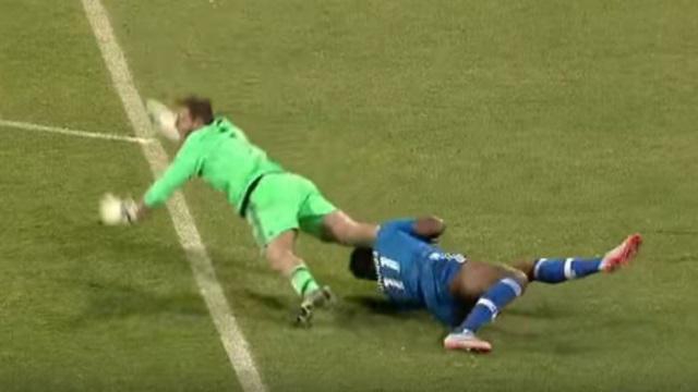 VIDEO. Insolite : la toile s'enflamme après un plaquage du footballeur Didier Drogba