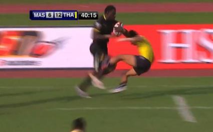 Dineshwaran Krishna se fait une Lomu contre la Thaïlande