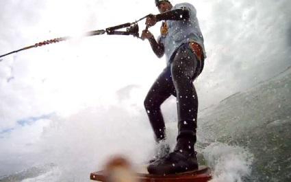 VIDEO. Surfer à Capbreton sur le bouclier de champion de France 1ère série