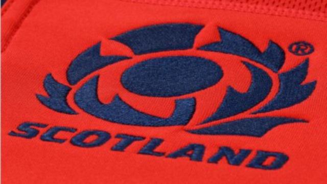 PHOTOS. Le XV d'Ecosse dévoile son nouveau maillot... rouge