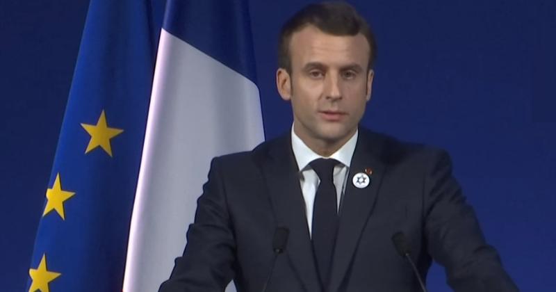 Être sélectionneur du XV de France, c'est ''pire que d'être président'' selon Emmanuel Macron