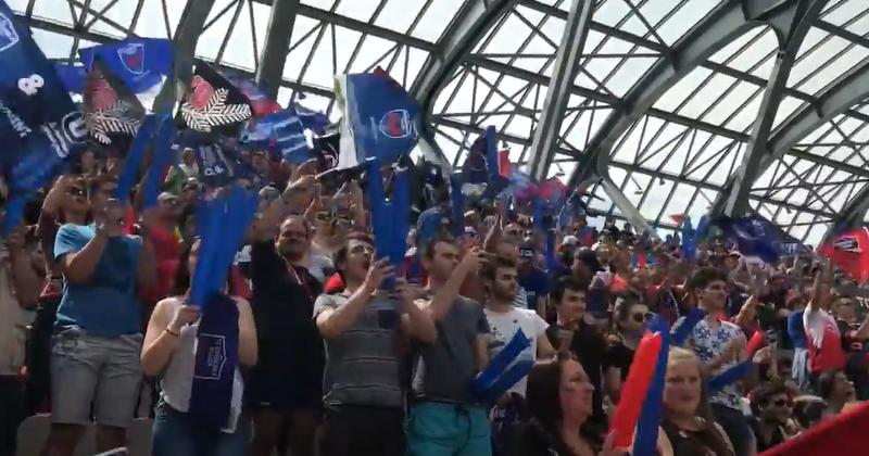 Au pied des montagnes, les Mammouths du FC Grenoble Rugby font vibrer le Stade des Alpes