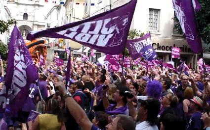 VIDEO. Les supporters chantent les sardines pour fêter le titre de Bourg-en-Bresse