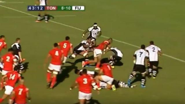 VIDEO. Pacific Nations Cup. Alipate Fatafehi roule sur son adversaire pour le superbe essai des Tonga face aux Fidji