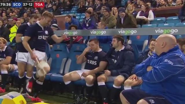 VIDEO. INSOLITE. Finn Russell nous offre la danse de la victoire en bord de touche