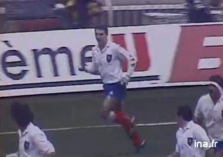 FLASHBACK. VIDÉO : En 1987, Bonneval père signait un hat trick contre l'Ecosse