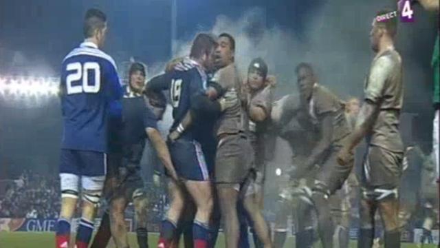 RESUME VIDEO. France - Angleterre -20 ans : le carton rouge d'Anthony Rochet était-il mérité ?