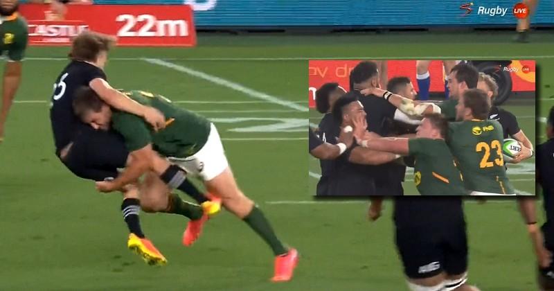 VIDEO. Francois Steyn aplatit Damian McKenzie dans les règles de l'art, les esprits s'échauffent !