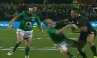 Hosea Gear décapite Keith Earls