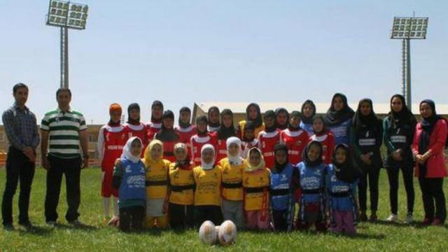 En Iran, une ONG développe le rugby auprès de jeunes femmes défavorisées