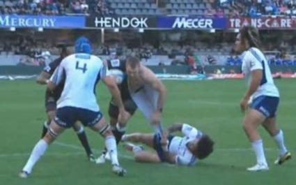 VIDEO. Jean Deysel se la joue Incroyable Hulk contre les Auckland Blues