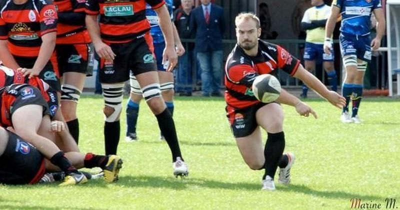 « 3 ans de Rugby étudiant : 1ère année en 10, 2ème en 9, et 3ème … au talon ! Merci les burgers de chez Quick ! »