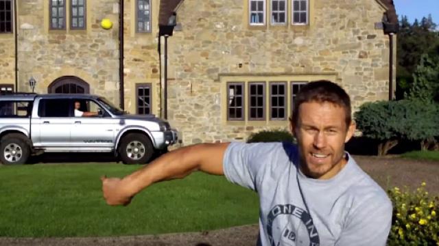 VIDÉO. Jonny Wilkinson régale avec une nouvelle démonstration de skills