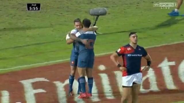 VIDÉO. Dubaï 7s. Julien Candelon offre son 100e essai à Terry Bouhraoua et la France file en Cup