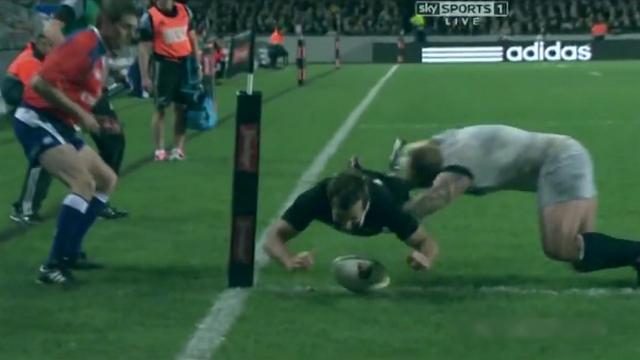 RESUME VIDEO. Les All Blacks s'en sortent de justesse face à l'Angleterre grâce à l'instinct d'Aaron Cruden